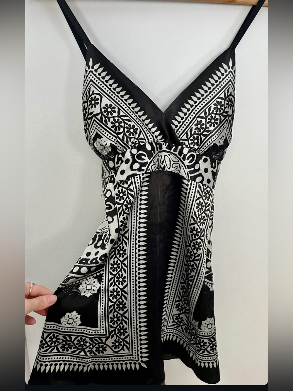 Black & White Printed V-Neck Camisole Top